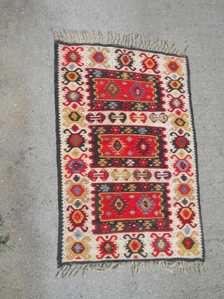 Antique Pirot sarkoy kilim pattern: Kuver, age: very begining of 20th century, about 150x100cm. 
Ask about this                
