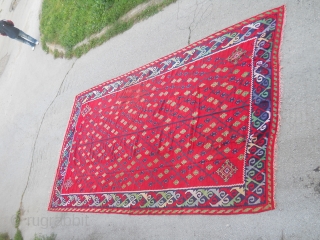 Huge Sarkoy Macedonian kilim, assembled from three parts.
Measuring about 5.5 to 3.3 m., Aged about 100 years.
Symbolizes the tree of life. 
In very good condition.



ask for it      