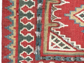 Antique small kelim fresh out of a New England home. Appears to be a Persian Shustar or bahktiari weaving. Lovely all natural colors including a rich tomato red, pretty yellow, deep green  ...