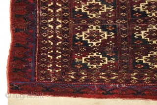 antique tekke mafrash complete with original back. From a recently acquired local New England collection of older tribal pieces. Fine weave and all natural colors featuring a nice deep red and electric  ...