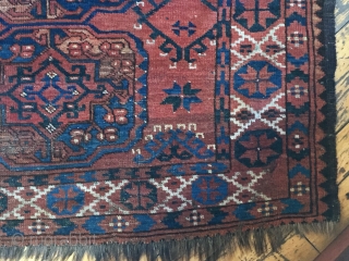 Antique ersari guli Gul carpet. Lobbed guls. More or less complete but very very worn. One tiny hole. Goat hair warped. Ant high pile. Dirty. 19th c. 6'8" X 7'6"   