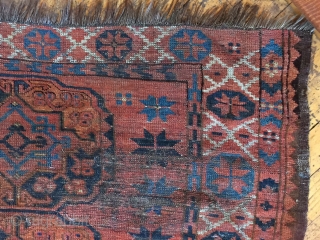 Antique ersari guli Gul carpet. Lobbed guls. More or less complete but very very worn. One tiny hole. Goat hair warped. Ant high pile. Dirty. 19th c. 6'8" X 7'6"   