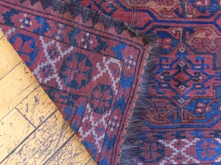 Antique ersari guli Gul carpet. Lobbed guls. More or less complete but very very worn. One tiny hole. Goat hair warped. Ant high pile. Dirty. 19th c. 6'8" X 7'6"   