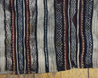 ANTIQUE MORROCAN HIGH ATLAS SHAWL. NEW ENGLAND FIND.  DIRTY AND ROUGH BUT REAL.  3' X 5" 6"  
            