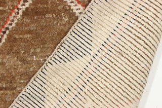 Old gabbeh. Less is more. 3'9" x 6'                         