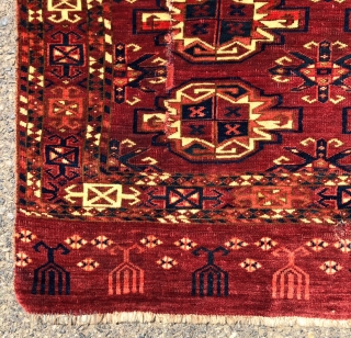 Antique yomud chuval with older spacious drawing good natural colors and a very nice skirt panel. Unfortunately someone needed a patch and cut a piece out. Let’s hope that patch was for  ...