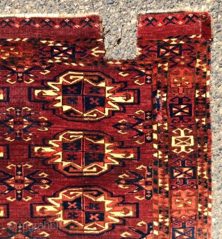 Antique yomud chuval with older spacious drawing good natural colors and a very nice skirt panel. Unfortunately someone needed a patch and cut a piece out. Let’s hope that patch was for  ...