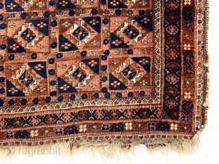 Antique Baluch rug. Great small size and uncommon aina gul field. Overall good pile with heavily oxidized blacks. All natural colors including lots of medium blues and small yellow highlights. Reasonably clean.  ...