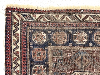 Ghostly but friendly old Baluch square middle bagface. I like the border. 19th c. 
2’7” x 2’10”                