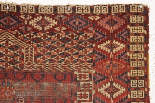 antique tekke ensi. Classic tekke ensi but with an unusual design relying chiefly on ashik guls elements, colored in a lovely soft orange, pretty lilac purple and light blue highlights. I find  ...