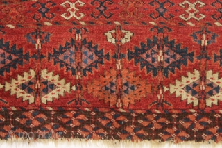 antique tekke ensi. Classic tekke ensi but with an unusual design relying chiefly on ashik guls elements, colored in a lovely soft orange, pretty lilac purple and light blue highlights. I find  ...