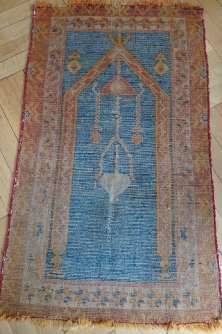 
Manastir Prayer Rug ( Monastir, Balkan) 120/72 cm,hand-spun wool. Selvages new, loss of knots on borders and small holes, no restorations. The color spectrum consist of organic blue and a yellow/orange. The  ...