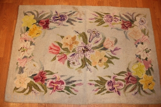 American Hooked Rug  size 4'-8 x 3'-3''                         