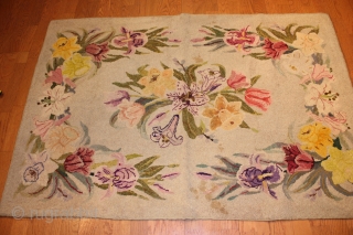 American Hooked Rug  size 4'-8 x 3'-3''                         