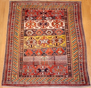 Caucasian Shirvan last qart19th century
Size:3'-4'' x 4'-7'' "                         