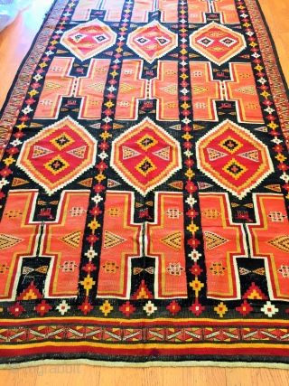 North African kilim Trabelsi recalling the origin of its weavers.Libyans from Tripolitania immmigrated to the mining towns around Redeyef, in south-west Tunisia shortly after the Italian occupation in 1912.  
4''-11' x  ...