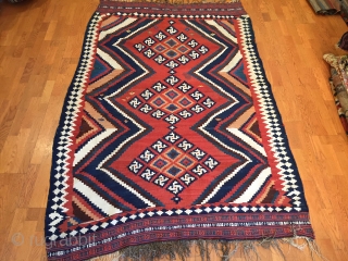 A striking Qashqai Kashkouli bridal kilim original ends ( small stain).
Size :4'9'' x 7'4''                   