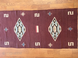 A early and very finely knotted southwest Chimayo weaving.
Size : 28'' x55''                     