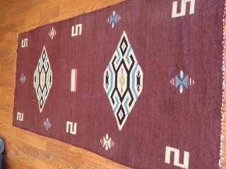 A early and very finely knotted southwest Chimayo weaving.
Size : 28'' x55''                     