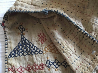 Superb rustic embroidery on soft handspun handwoven handstitched cotton cloth bag
Beautifully yellowed with age
Gujarat - probably Saurashtra
Late 1800s - early 1900s

See more here https://wovensouls.com/collections/recent-additions-1
 
NOW MOVED TO ANOTHER LOVING HOME   