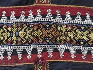 Spectacular Beaded Wedding Skirt Kain Lekok - early 1900s, Borneo. See more here: https://wovensouls.com/products/1440-museum-quality-antique-iban-wedding-skirt-jacket-beaded-band-kain-lekok?ls=en                   