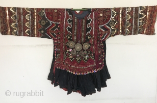 Superb Kohistani Jumlo constructed with 99 Kalis or Panels. https://wovensouls.com/products/913-antique-kohistan-bridal-jumlo-dress-with-embroidery?_pos=1&_sid=2ce3df75d&_ss=r
                       