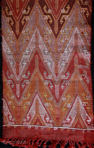 Finely woven long, narrow zili embroidered kilim made by Horzumlu-Aydinli yoruk nomads from Hatay in east Anatolia.

Wintering in Hatay near the Syrian border, the Horzumlu-Aydinli nomads had their summer pastures in the  ...