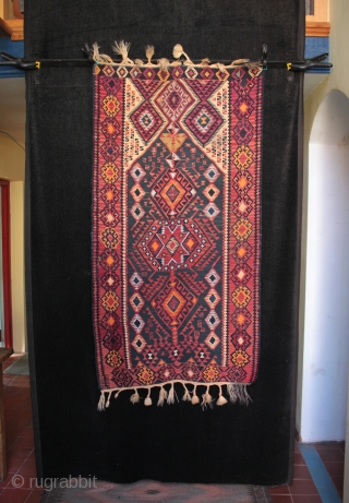 East Anatolian woman’s prayer kilim from Porga village, Yeşilyurt district, Malatya.

Woven by the Tashikan Tribe, (related to the Molikan/Reshwan, Alikan and Mamsoran tribes -thanks to Deniz C. for this information). Circa 1900  ...