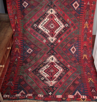 Large and rare 19th century Anatolian Rashwan tribe kilim in exceptional condition

Brought back from Turkey in the first quarter of the 19th century by a German family in the paint manufacturing business.  ...