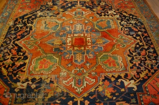 Antique Heriz Serapi 354x267 cm beautiful colours, has worn spots!
                       