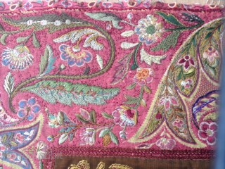 ANTIQUE TURKISH EMBROIDERY WAS GIVEN AS A GIFT IN HONOR AND LOVE/EVIL EYE HAND SIGNALS/ AND FISHES FOR PRODUCTIVITY/55CM\70 CM APROX GRAET COLORS. EXCELLENT CONDITION.HIGHLY SOPHISTICTED EMBROIDERY      