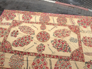 SOZANE NUORATA MID 19TH CENTURY  SPECTACULAR SOFT OASIS COLORS  VERY DELICATE EMBOIDERY .ON THIN LINEN 170/240 CM .WHIT COTTON LAYER,IKAT FRAME.SOME SMALL PLACES THE LINEN IS DONE.COLLECTIBLE ITEM/NUSEM PIACE.TEL NO  ...