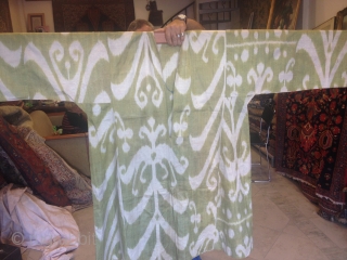 UZBEK CAPAN 19 CH AN EXAMPLE OF AN ARCHAIC IKAT COLLECTER ITEM EMERALD COLOR,VERY BIG MINT CONDITION GRAET COLORS              