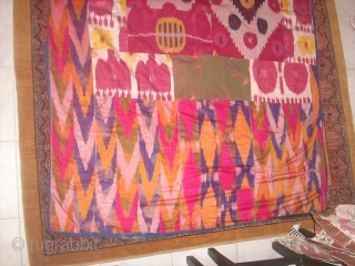 VERY IMPRESSIVE UZBEK IKAT BEDSPREAD.    DAHA-TIKA (10 PIC) 170 -235 CM SOME -COTTEN .SOME SILK . PRICE 400$ SHIP FREE          