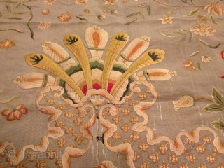 SILK ON SILK 2 Q 19 CH CHINES EMBROIDERY  .ALL NATURAL COLORS AND GENTLY AND SOFT COLORS. THE FOUNDATION IS SILK LIKE IKAT/THE EMBO IS VERY VERY FINE/SIZE IS 75CM /85CM  ...