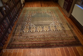 Sivas, Armenian Carpet, circa 150 years.
Wool on cotton.Size 380x290 cm.                       