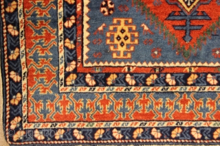 Erivan Rug

size : 113x0,76 cm                            