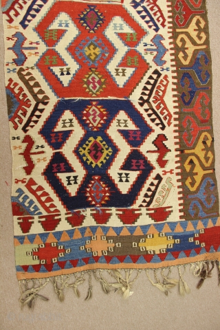 Anatolian Kelim

size : 420 x 0,77 cm                          