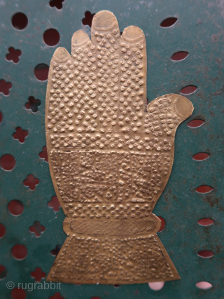 Rare antique yellow copper Fatma's hand with arabic inscriptions "Thanks god..."
Size of a child/female's hand: (16,5 cm. x 9 cm. / 6,5 inch x 3,5 inch); Weight: (45g / 1,6 oz)
Could be  ...