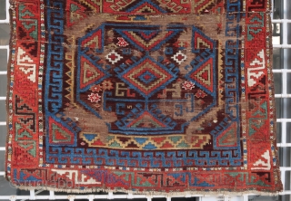 Rare, old and colorful Konya double medallion fragmented rug (156 cm x 137 cm / 4ft 5in x 5ft 11in).
Incredible colors and extremely nice archaic labyrinth medallion design.
Condition visible on pictures, better  ...