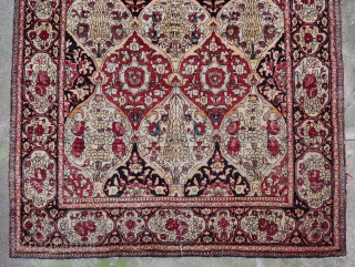 Old school style Isfahan rug with great patina ( 195 cm. x 136 cm.)
For fine persian rug lovers. Condition and colors visible on pictures. If you need more info just ask at  ...