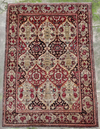 Old school style Isfahan rug with great patina ( 195 cm. x 136 cm.)
For fine persian rug lovers. Condition and colors visible on pictures. If you need more info just ask at  ...