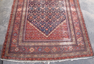 Beautiful and big Malayir Kelleh (approx. 476cm x 206cm) as found condition, very dusty, some wear but complete and original, excepted an old reovercasting of the selvedges now almost gone.

Price unrelated to  ...