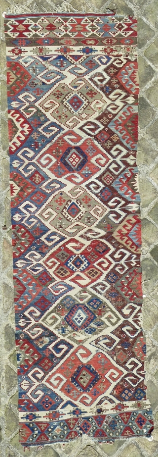 West anatolian kilim band (8ft10inX2ft8in/269cmX81cm).                            