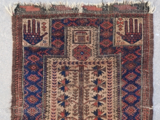 Attractive and old Baluch tree prayer rug with hands and amulets (123 cm. x 72 cm. without skirts) Typical baluch weaving, complete, good dyes, condition visible on pics. Rustic and personal thing  ...