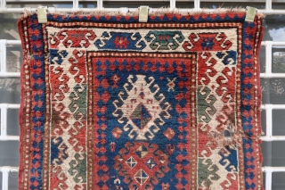 Old and rare Kazak Borjalou rug ( 155cm x 95 cm)
Unusually small lovely Borjalou with a masterfully executed border despite its small size. Condition visible on pictures, with several holes and losses,  ...