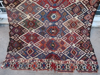 Very rare, fine and old anatolian (Karakeçili?) kilim (287 cm x 166 cm) The weaver of this exquisitely delicate piece was very skillfull. The design is extremely well controlled and harmonious. Several  ...