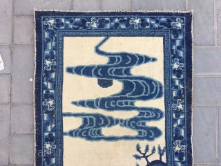 Chinese Baotou rug, about 120 years, there is a Chinese idiom called "washing a horse in the willow forest", according to the idyllic mood of the idiom composition of the pattern.size 78*158cm(30*62”) 