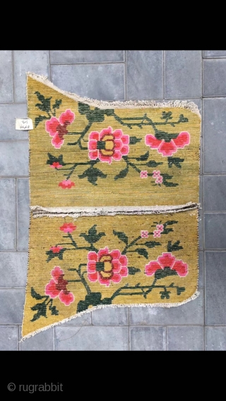 Tibet rug,butterfly rug, very nice flower veins. Late Qing Dynasty. Good condition. Size 68*127cm (27*50”)                  