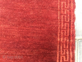 #2059 Tibet rug, simple red color , 丁 hui veins selvage, complete one, tightly row knitting, wool warp and weft. Very good age and 
quality. Size 60*80cm(23*31")      
